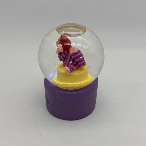 Disney Alice in Wonderland Cheshire Cat 'Cool Cat' Mini Collectible Snow Globe - Picture 4 of 8
